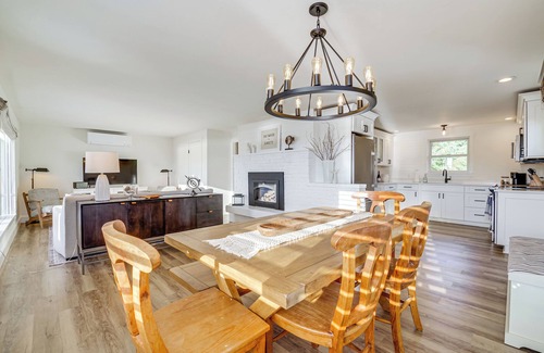 Lagoon Point Casa | Beach Access, Deck: Waterfront Whidbey Island Home