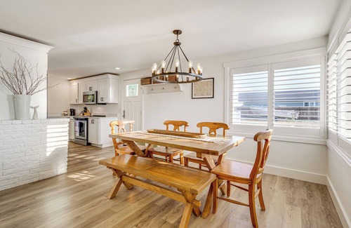 Lagoon Point Casa | Beach Access, Deck: Waterfront Whidbey Island Home