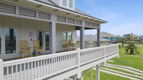 Crystal Beach Casa | Beach Access Golf Cart Games Fire Pit Beach Chairs