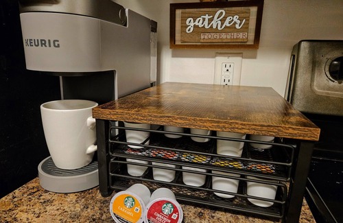 Jacksonville Casa | ☆Beach Access☆ ☆Mall 3m Away☆ ☆Free Wifi☆ ☆Stocked Kitchen☆ ☆Washer/Dryer☆