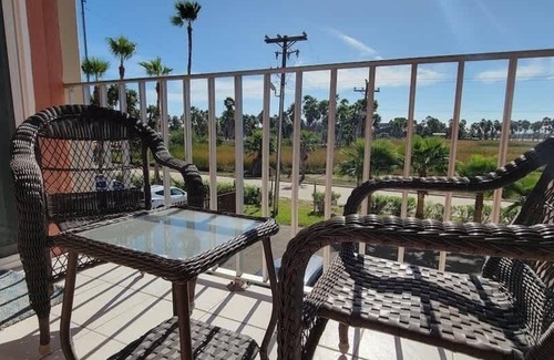 South Padre Island Condominio | *Beach access Condo * Nice pool/hot tub area w/bbq (Gulfview I – #213) by RedAwning
