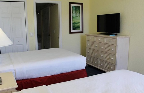 Bostroms Complejo | Beach Adventure! 3 Spacious Units, Kitchen, Beachfront, Pool, Surfing