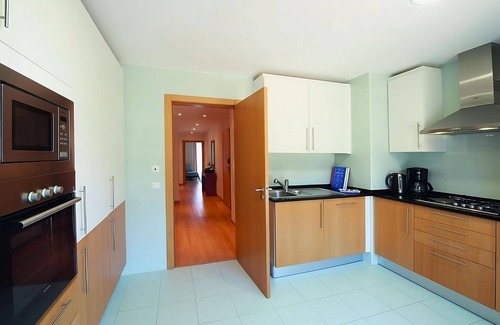 Olhao Apartamento | Beach Adventure in Armona Mar Beach! Full Kitchen, Pet-friendly, Outdoor Pool!