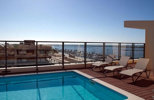 Olhao Apartamento | Beach Adventure in Armona Mar Beach! Full Kitchen, Pet-friendly, Outdoor Pool!