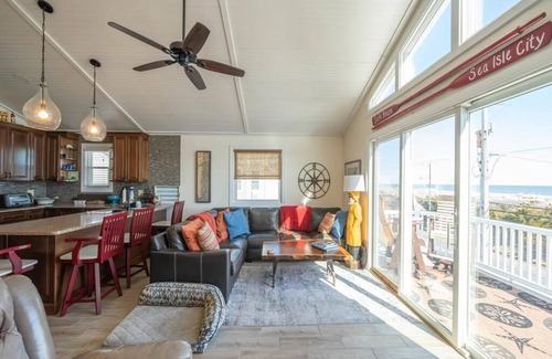 Dennisville Casa | Beach AND Bay Views- Located in the quiet north end of Sea Isle, directly across the street to beach