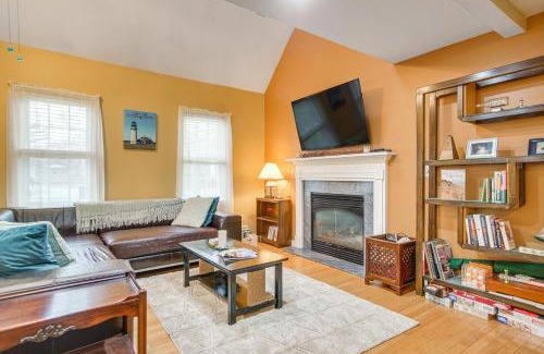 Mashpee Casa | Beach and Lake Access Home with Porch in Mashpee!