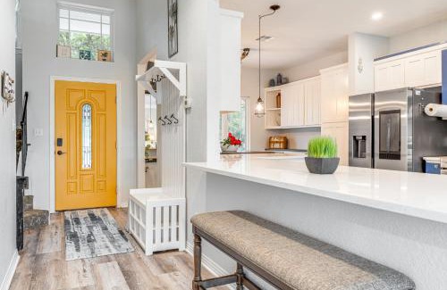 Point Venture Casa | Beach and Pool Access at Lake Travis Family Getaway!