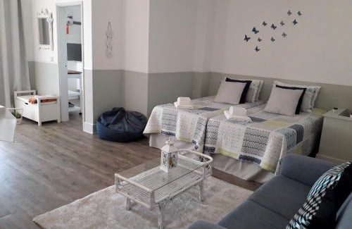 Porto de Mos Apartamento | Beach and Pool Studio Apartment