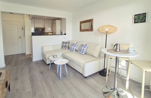 Torrox Costa Apartamento | Beach apartment Laguna Beach: sea view, 4 pools (1x heated), tennis, 2 air-conditioned, 2TV