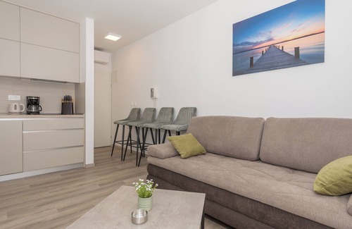 Donja luka Apartamento | Beach apartment Mara 2 50m to the sea,modern apartment in the center of the town