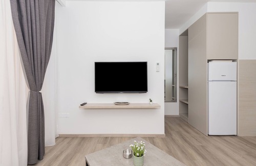 Donja luka Apartamento | Beach apartment Mara 2 50m to the sea,modern apartment in the center of the town