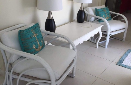 Pos Chiquito Apartamento | Beach Apartment steps from mangel halto beach