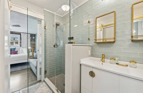 Riviera Beach Casa | Beach Babe by Book That Condo