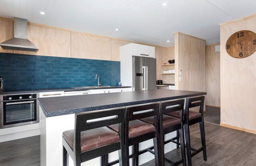 Waiotahi Casa | Beach Bach on Boulevard