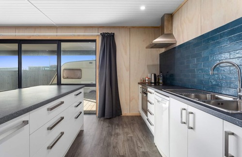Waiotahi Casa | Beach Bach on Boulevard