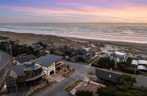 Manzanita Casa | Beach Ball