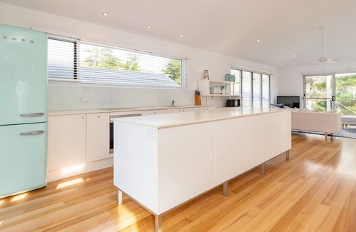 Blueys Beach Casa | Beach Bay Bee on Banksia