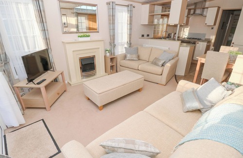Wittering Cabaña | Beach Bliss Retreat