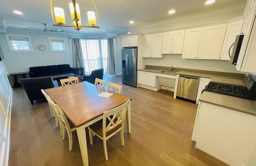 Townsend's Inlet Condominio | Beach Block Condo Above Sole