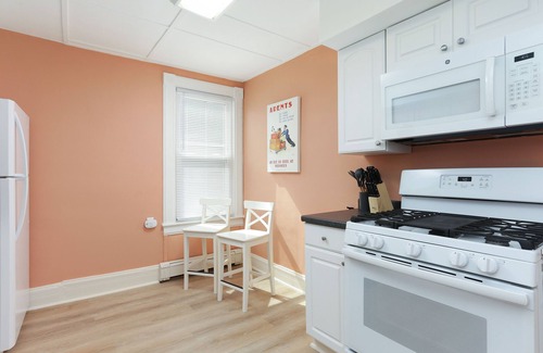 Sea Bright Apartamento | BEACH BLOCK, TWO BEDROOM, HISTORIC OASIS!