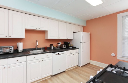 Sea Bright Apartamento | BEACH BLOCK, TWO BEDROOM, HISTORIC OASIS!