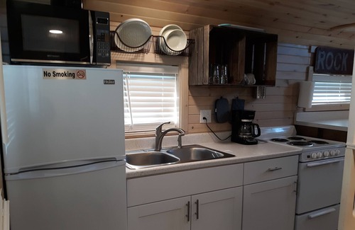Marblehead Casa | Waterfront Boathouse en East Harbor, Lakeside Marblehead