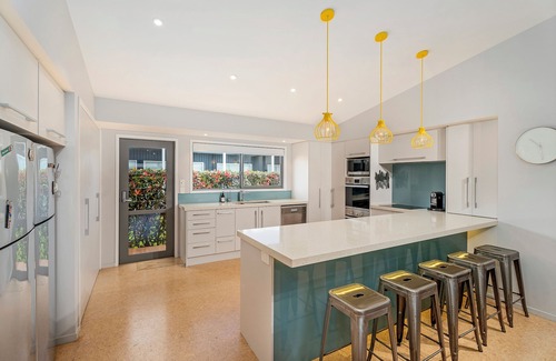 Whangapoua Casa | Beach Break Bach - Whangapoua Holiday Home