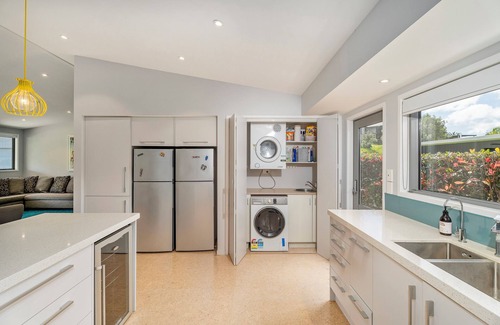 Whangapoua Casa | Beach Break Bach - Whangapoua Holiday Home