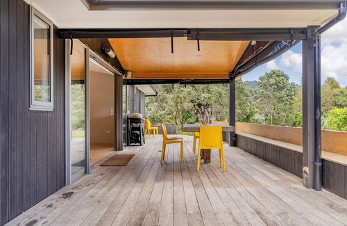 Whangapoua Casa | Beach Break Bach - Whangapoua Holiday Home
