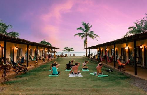 Las Escobas del Venado Hotel | Beach Break Hotel & Surf Camp de Playa Venao