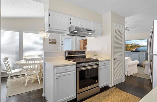 Gulfview Heights Casa | Beach Buddy - Gulfview Heights on 30A, Heated Private Pool, Walk to Beach + Eat!