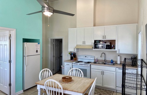 East End Cabaña | Beach Bum Cottages - Capacidad de hasta 20 (pasos para acceder a la playa del Golfo, piscina en el lugar)