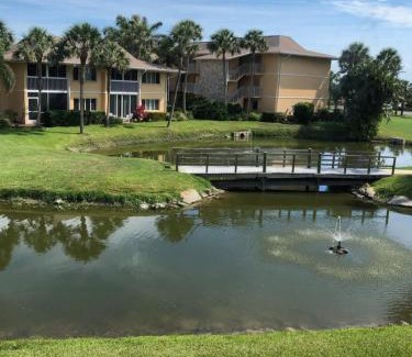 Fort Pierce Apartamento | Beach bungalow at Ocean Village