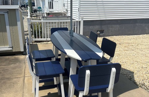 Lavallette Casa | Beach bungalow that can sleep up to 6! 4 minute walk to the beach!