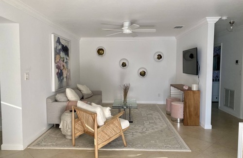 Redevelopment Area Casa | Beach Bungalow - walking distance to Beach and Fifth Ave.