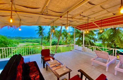 Morjim Apartamento | Beach Castle Villa with Plunge Pool Morjim Beach Goa