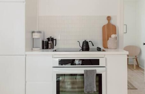 Port Dover Casa | Beach-chic | Palm Springs design | Close to beach