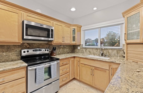 Carlsbad Village Condominio | Beach Condo w/ Ocean & Lagoon Views in Carlsbad Village near shops & restaurants