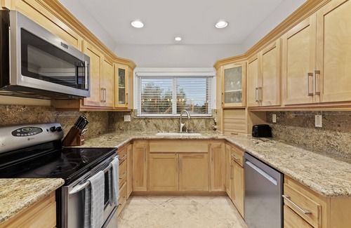 Carlsbad Village Condominio | Beach Condo w/ Ocean & Lagoon Views in Carlsbad Village near shops & restaurants