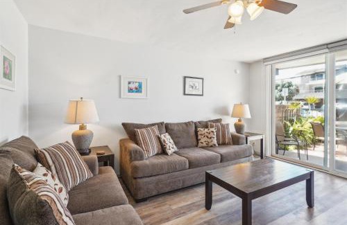 Carpinteria Apartamento | Beach Condo with Private Patio #135