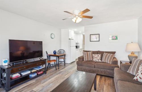 Carpinteria Apartamento | Beach Condo with Private Patio #135
