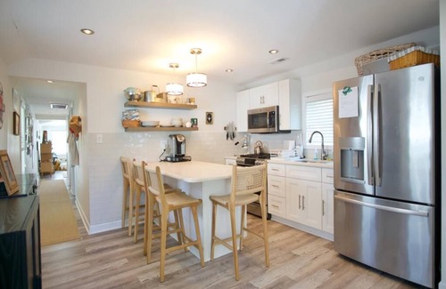Townsend's Inlet Cabaña | Beach Cottage a Block from the Beach!