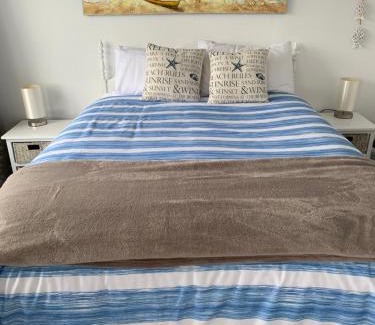 Riverton Casa | Beach Cottage - A Cosy Beach Cottage Charmer