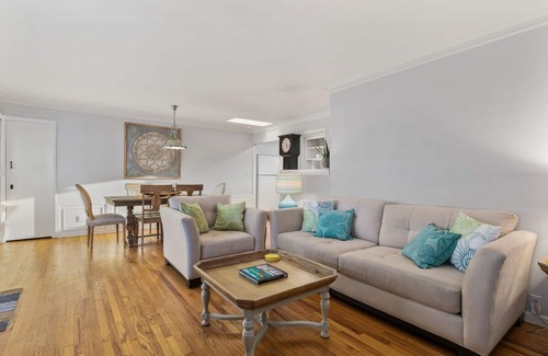 Carlsbad Village Cabaña | Beach Cottage a few homes from the Beach