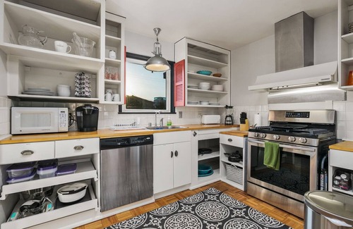 Carlsbad Village Cabaña | Beach Cottage a few homes from the Beach