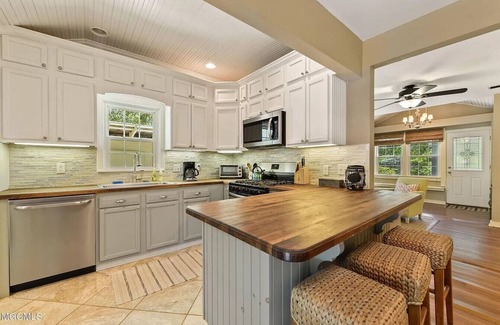 Ocean Springs Casa | Beach Cottage Bechtel Blvd.