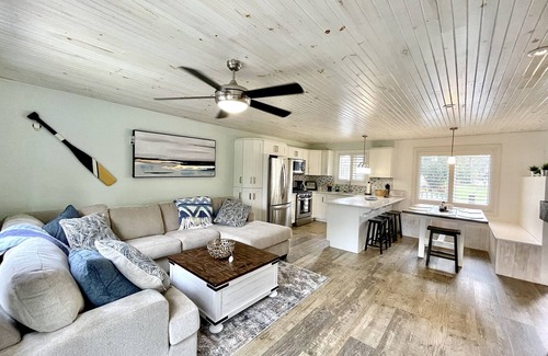 Wasaga Beach Cabaña | Beach Cottage