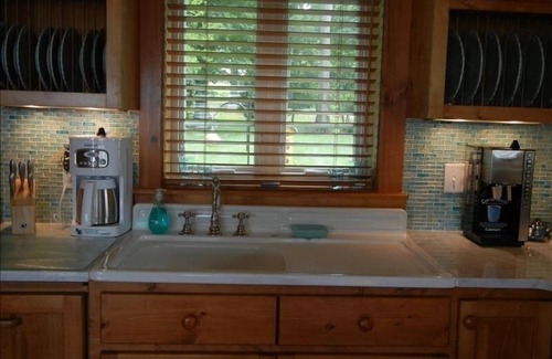Surry Cabaña | James River Beach Cottage - Playa privada y muelle - Área de Williamsburg y Jamestown