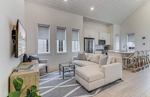 Cinnamon Shore Casa | Beach Cottage on Sunset Park@Cinnamon Shore Near Great Amenities & Pizzeria