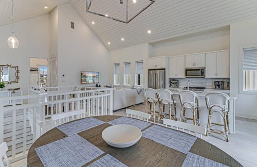 Cinnamon Shore Casa | Beach Cottage on Sunset Park@Cinnamon Shore Near Great Amenities & Pizzeria